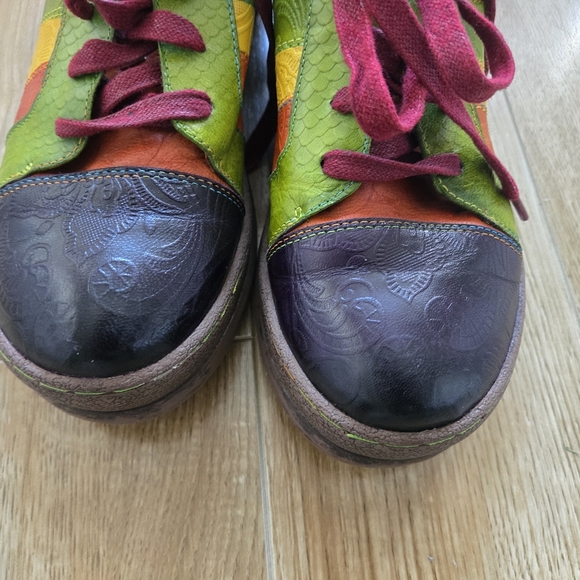 Embossed Leather SuperLadyStar Laceup Shoes - Picture 4 of 8